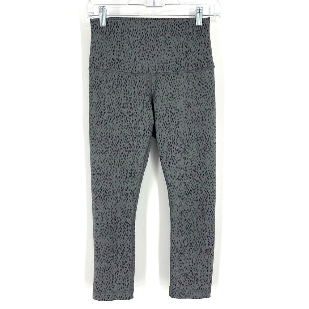 Lululemon Gray‎ Animal Printed Crop Leggings Small
